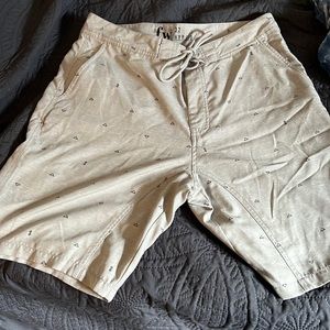 Like new Mens freeworld hybrid shorts